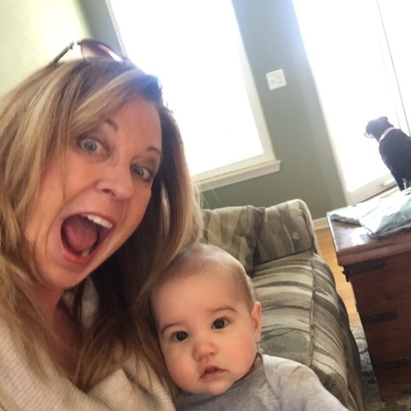 Meet your Posher - Picture 2 of 5